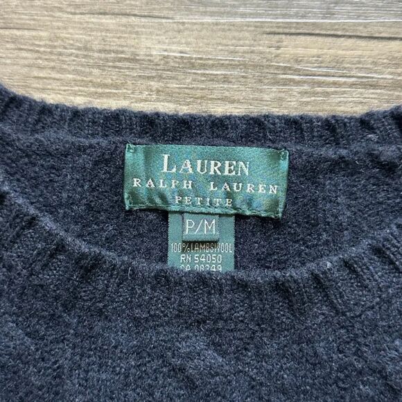 Vintage Lauren Ralph Lauren Cable Knit Crest Sweater Size Medium Petite - Picture 4 of 6